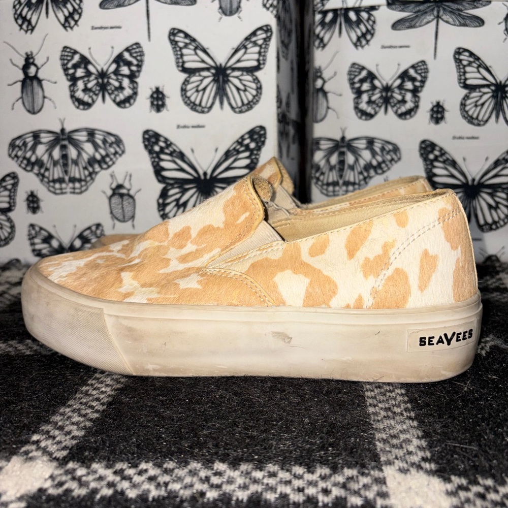 SeaVees Women's Cream and Tan Slip-On Sneakers
